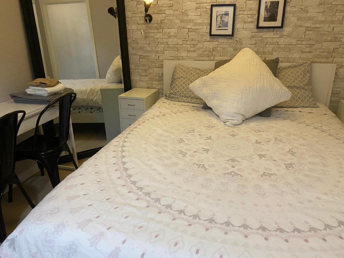 ויקטוריה Downtown Heritage Condo With Parking מראה חיצוני תמונה