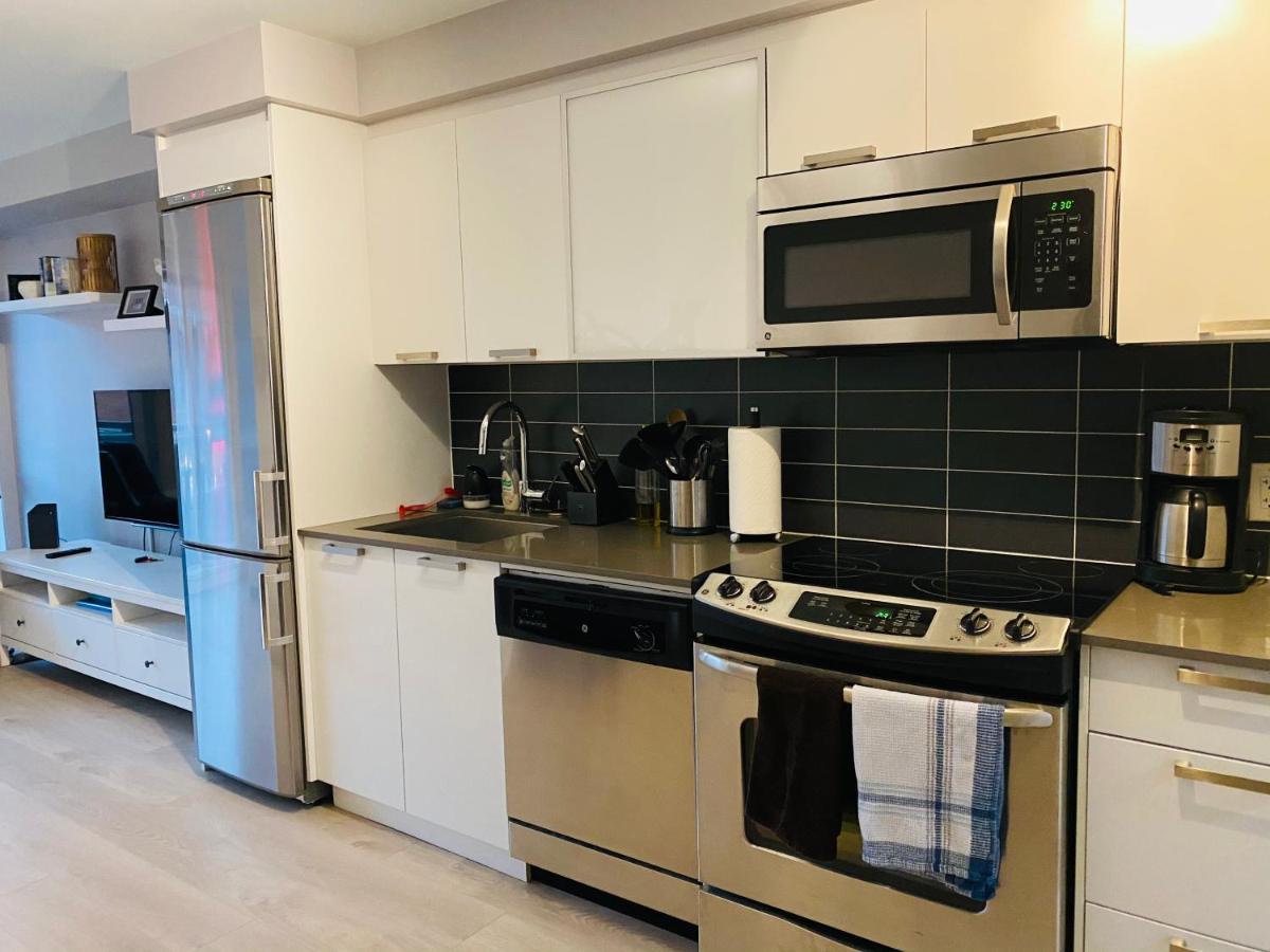 ויקטוריה Downtown Heritage Condo With Parking מראה חיצוני תמונה