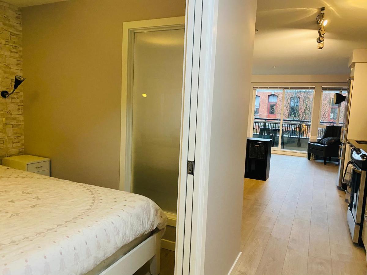 ויקטוריה Downtown Heritage Condo With Parking מראה חיצוני תמונה