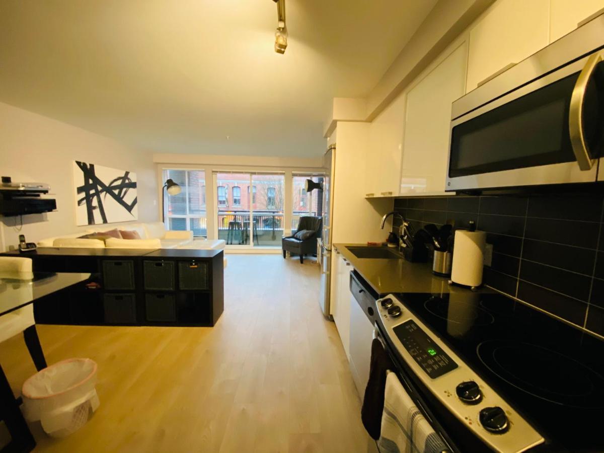ויקטוריה Downtown Heritage Condo With Parking מראה חיצוני תמונה