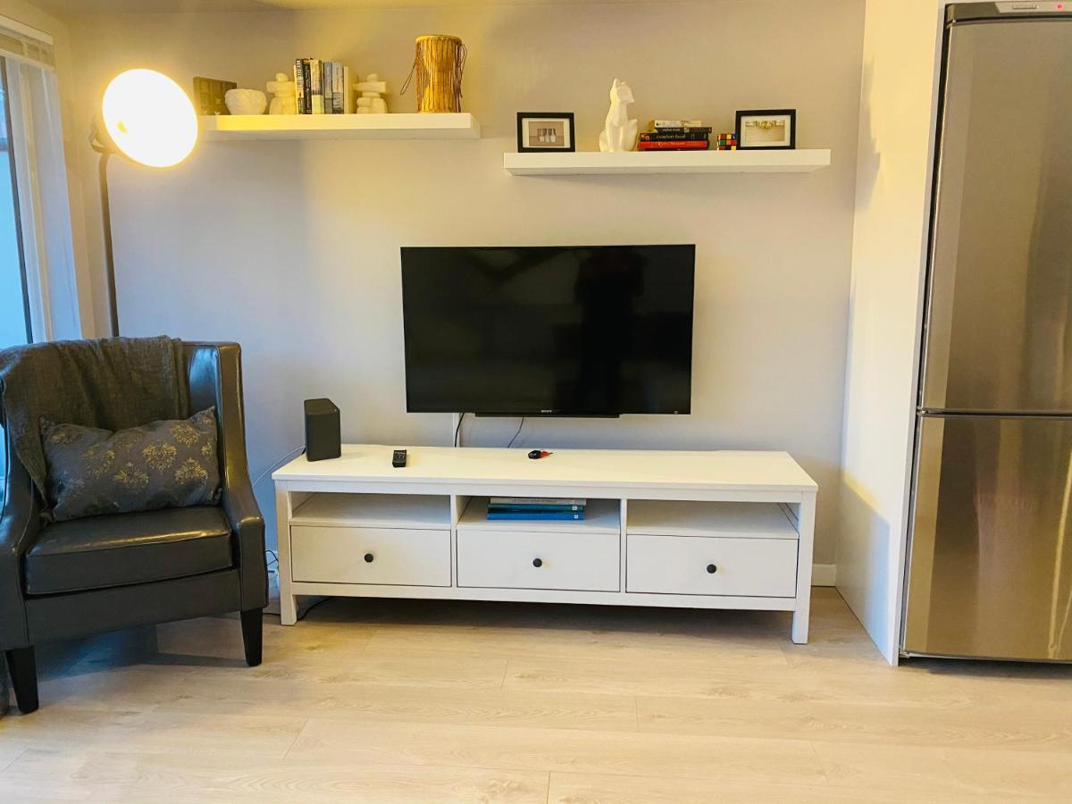 ויקטוריה Downtown Heritage Condo With Parking מראה חיצוני תמונה