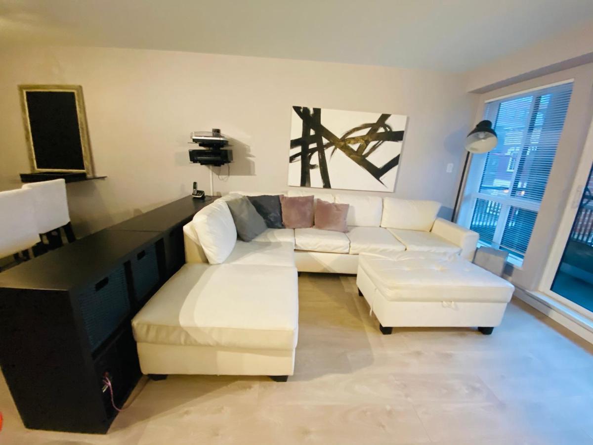 ויקטוריה Downtown Heritage Condo With Parking מראה חיצוני תמונה