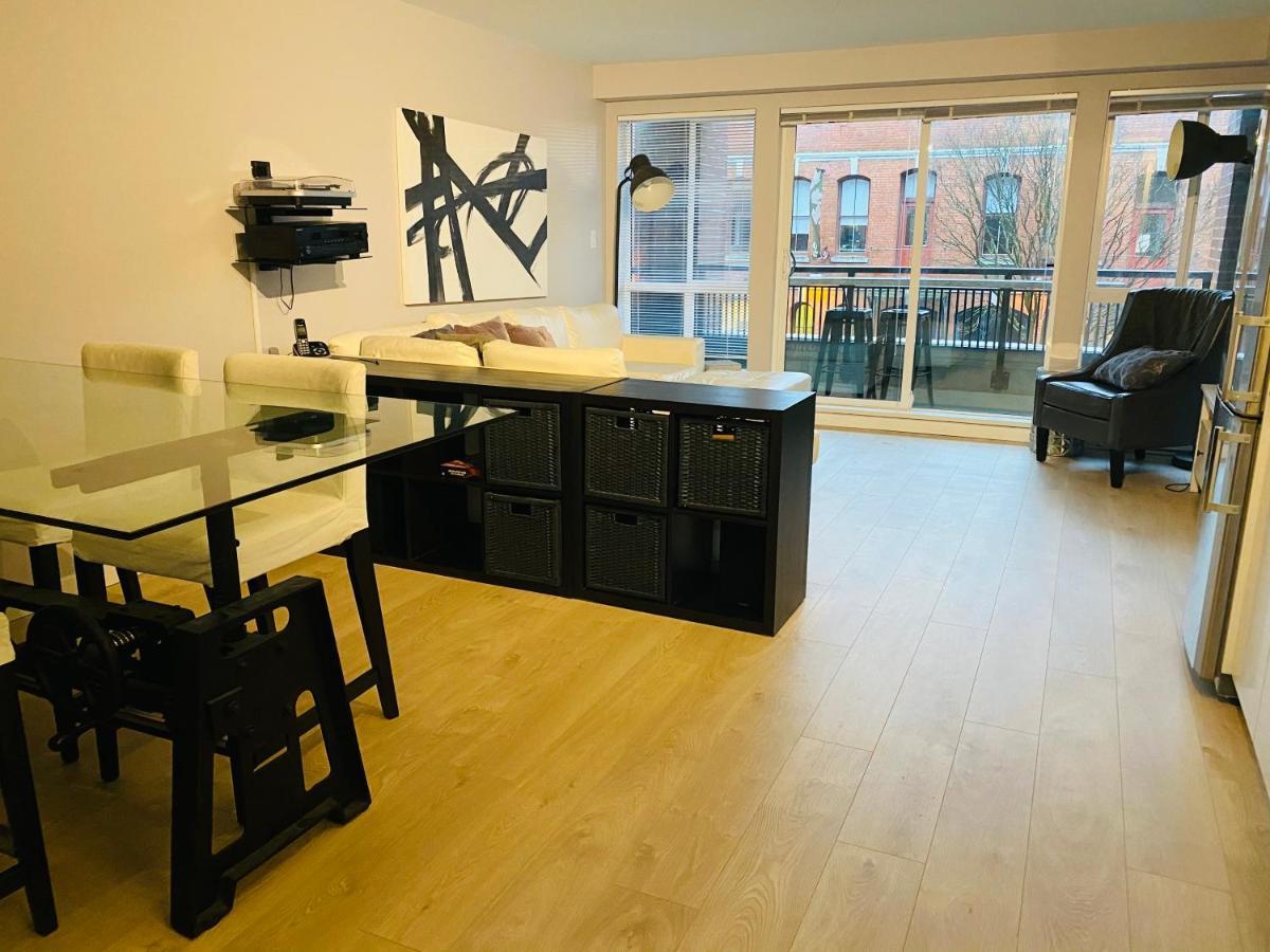 ויקטוריה Downtown Heritage Condo With Parking מראה חיצוני תמונה