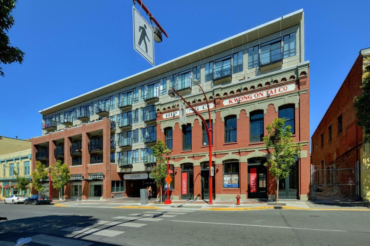 ויקטוריה Downtown Heritage Condo With Parking מראה חיצוני תמונה