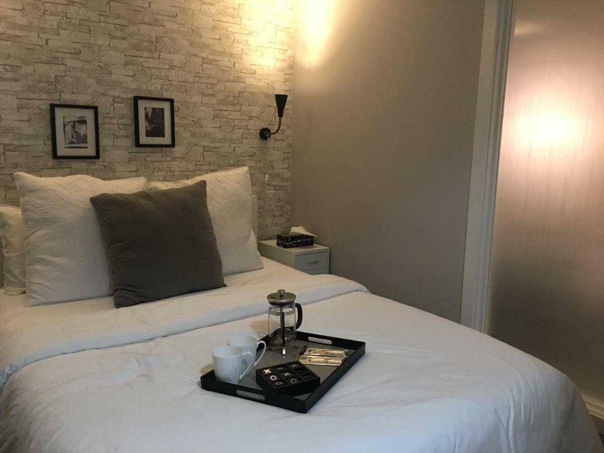 ויקטוריה Downtown Heritage Condo With Parking מראה חיצוני תמונה