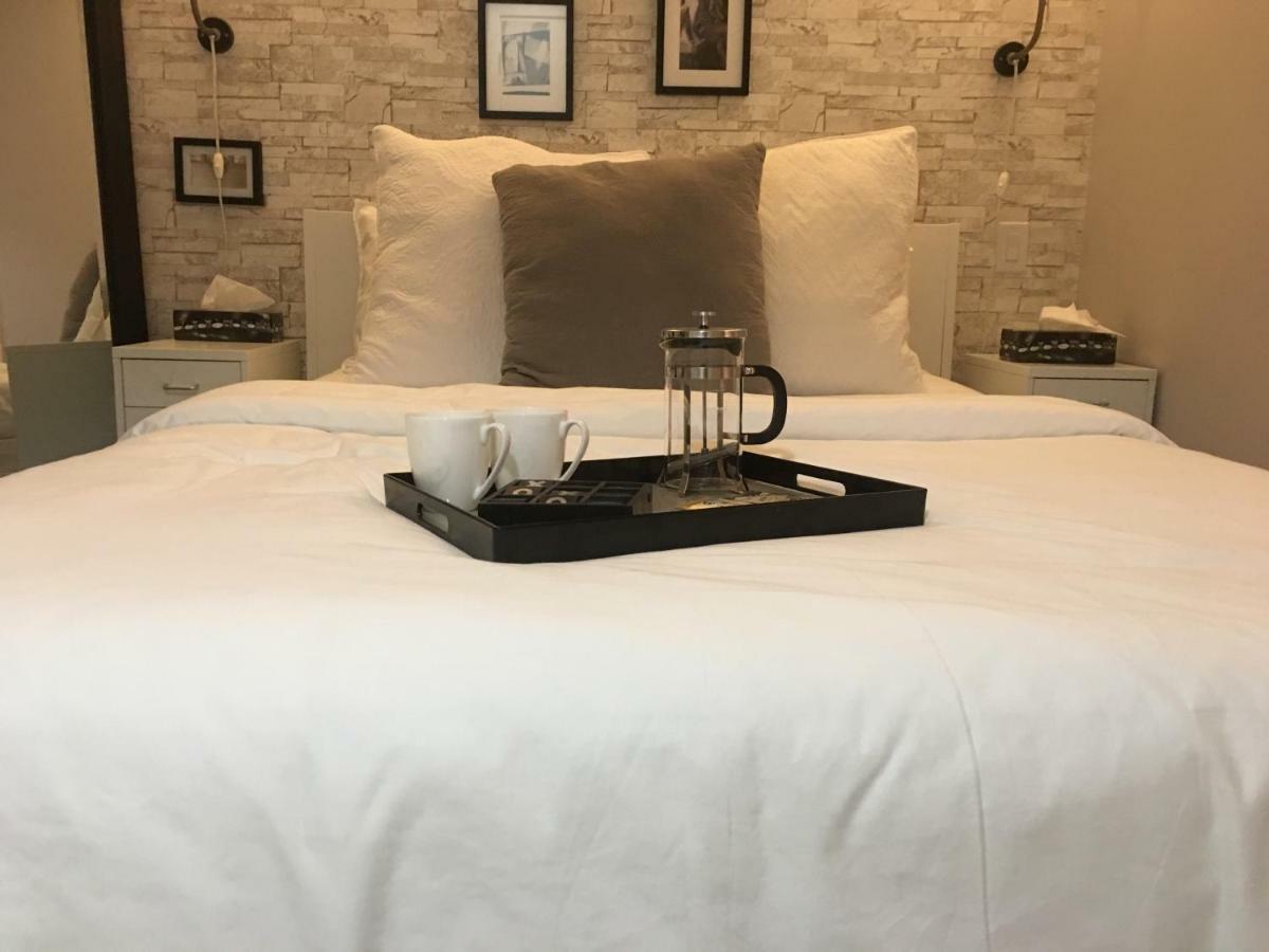 ויקטוריה Downtown Heritage Condo With Parking מראה חיצוני תמונה